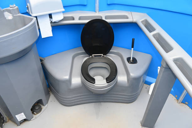 Porta potty delivery and setup in Amherst, WI
